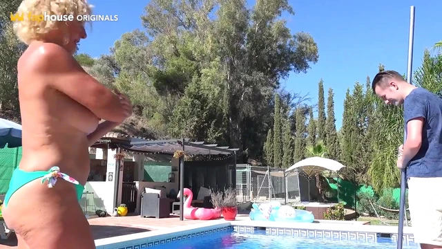 Ravishing GILF Gets Pounded Hard Under the Blazing Sun by the Pool