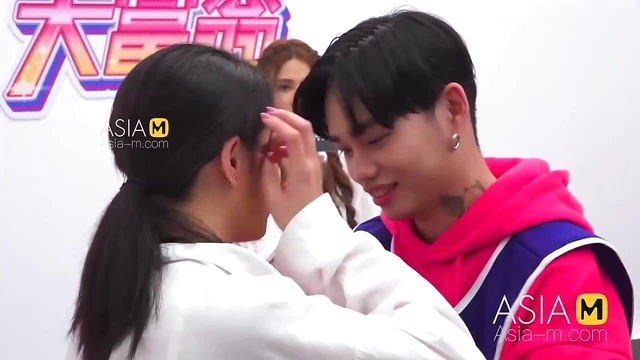 Elegant Aristocrat Han Tang Gets Her Face Fucked Hardly