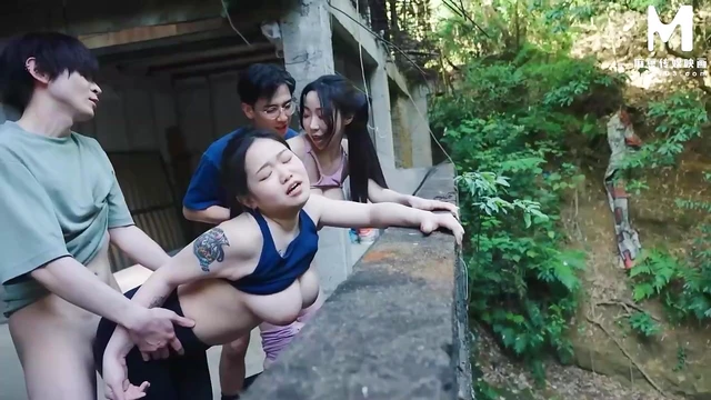 Asian Babe Skills Suck Dick Expertly Before Juicy Sex Action Begins