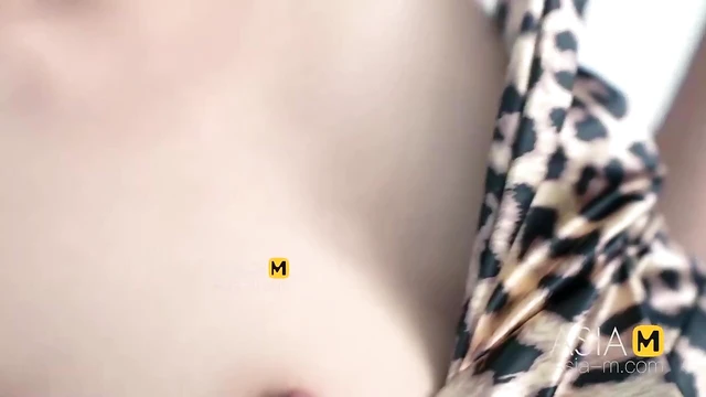 Asian Siren Shows Off Her Tight Ass in Deep Anal Action Fantasy