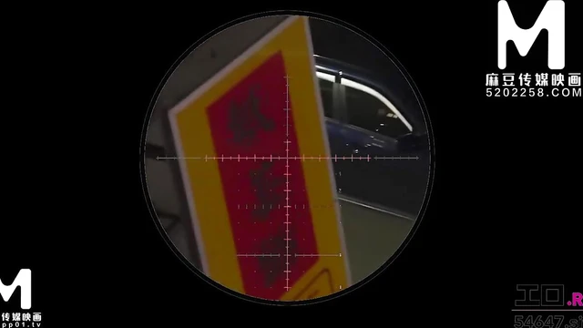 Asian Hottie Lures Him In For Sultry Sex Action