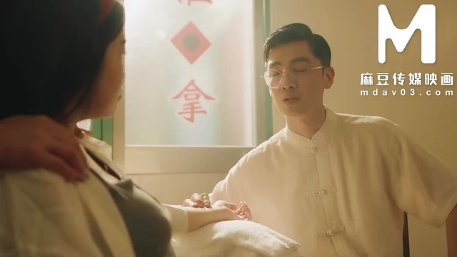 Sizzling AsiaM Model Captivates with Sultry Poses & Tempting Teases Trailing Seduction