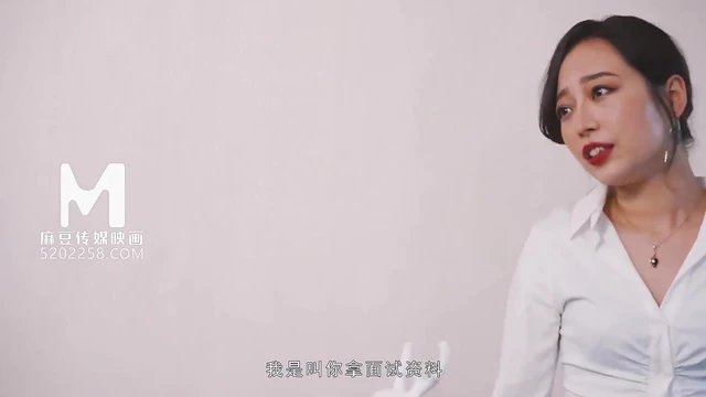 Alluring Asian Goddess in Silk Stockings Tempts with Seductive Smut Play