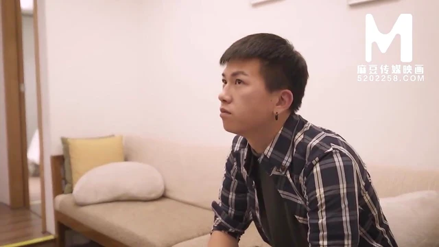 Amateur Bonny Honey Takes It Deep for Pleasurable Night Ride