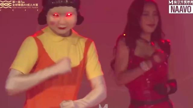 Sultry Asian Missy Gives Blowjob, Spreading Her Legs Wide Open