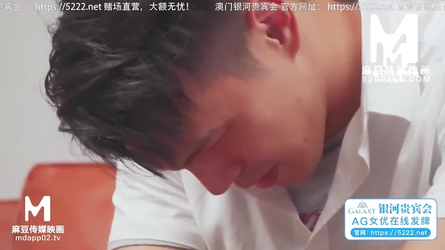 Seductive Dainty Lovebird Gives Jaw-Dropping Blowjob Experience