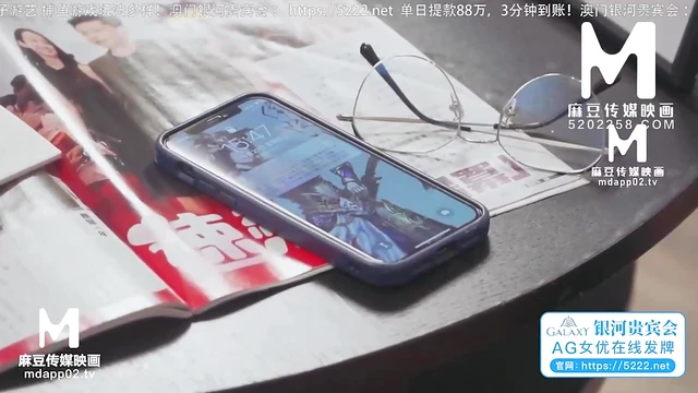 Seductive Dainty Lovebird Gives Jaw-Dropping Blowjob Experience