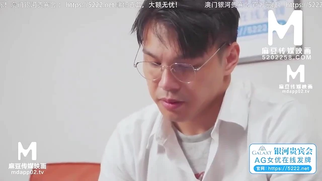 Seductive Dainty Lovebird Gives Jaw-Dropping Blowjob Experience