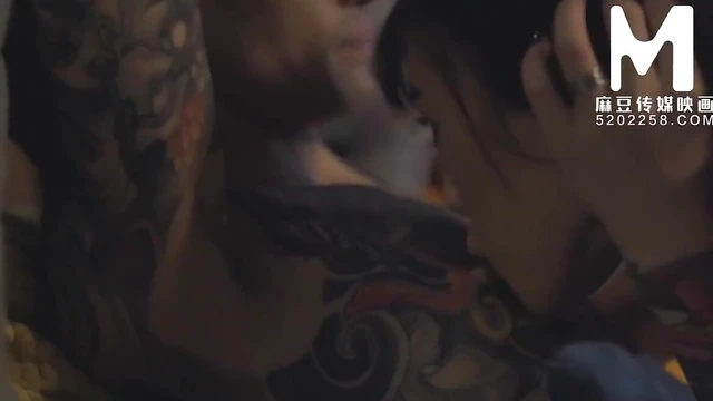 Sizzling Doxie Gives Mind-Blowing Blowjob Before Wild Sex