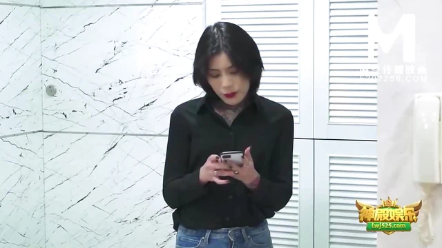 Passionate French Beauty Delivers Hot Oral Pleasure in Crystal-clear Detail