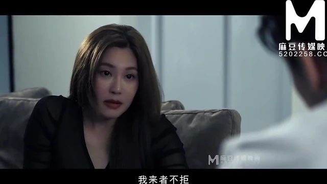 Luxury Amateur Chick Delivers Hot Blowjob & Sexy Fuck Action