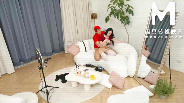 Sizzling Li Reaches New Heights in Her Most Explosive Orgasm Clip Ever