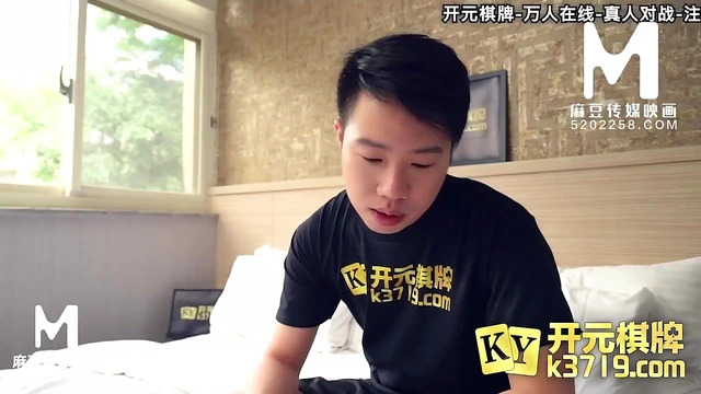 Hot Booty Star Shows Off Her Curves in Explicit Reality Clip