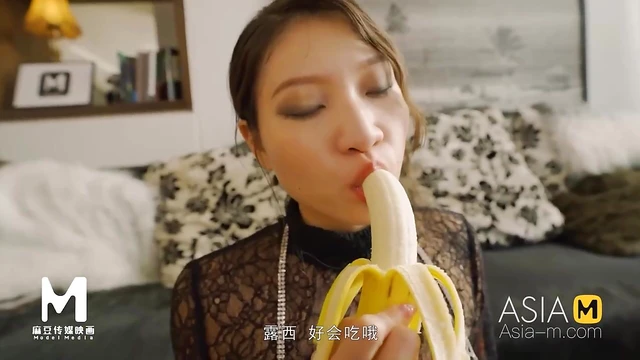 Divine Asian Nympho Gets Dirty with Solo Masturbatory Pleasure Showdown