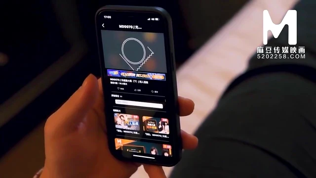 Amateur Asia Trailer Star Fakes It With Her Plastic-Looking Lover