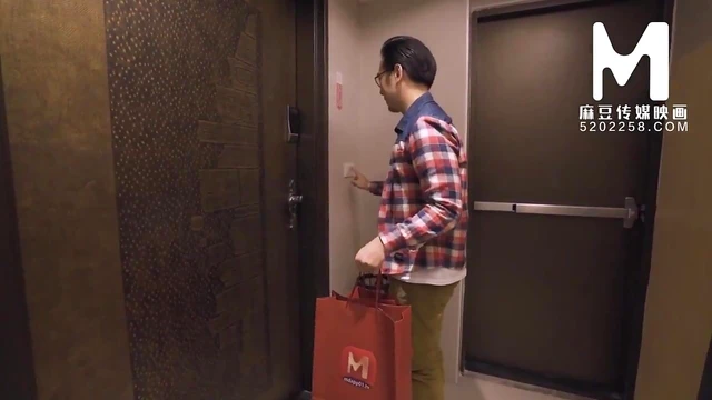 Asian Queen Seduces in HD Video for Ultimate Pleasure Experience