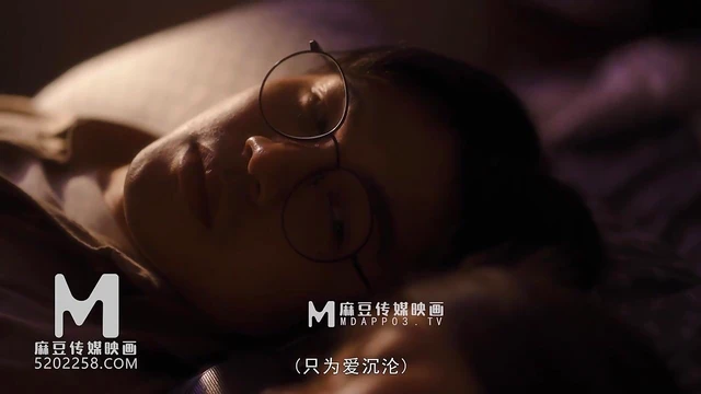 Seductive Pornstar Delivers Mind-Bending Blowjob Skills