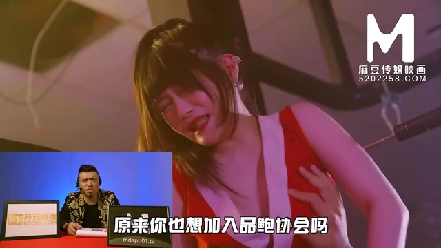 Elegant Femme Receives Sticky Cumshot Satisfaction