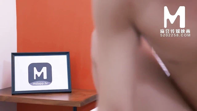 Asian Stunner Gets Raw Behind-the-Scenes Pleasure