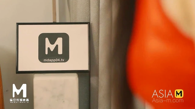 Sultry Asian MILF Gives Seductive Handjob Before Steamy Action Begins