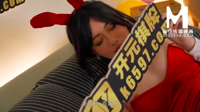 Magnetic Cocotte's Sultry Japanese AV Performance Unveiled Live Onscreen