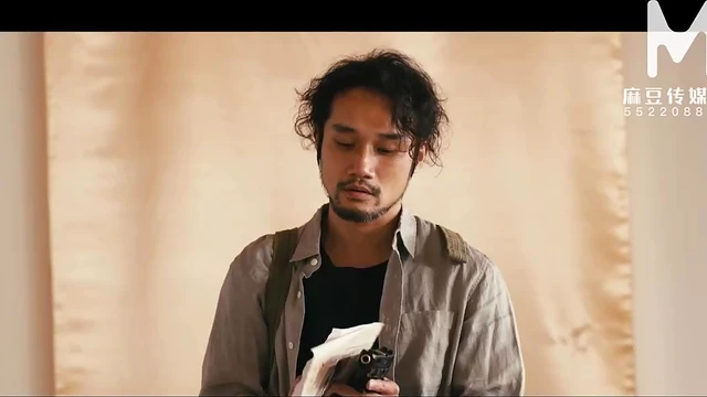 Fascinating JAV Star Xia Qing Zi Takes Charge in Sultry Seduction Scene