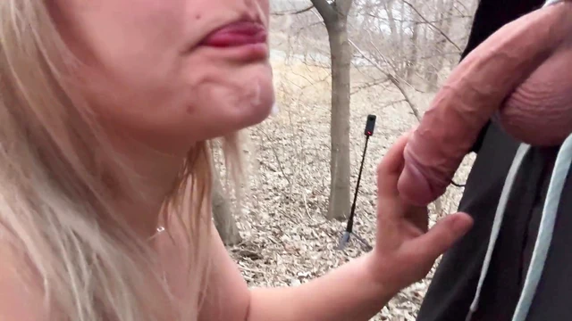 Topless Outdoor Blowjob in the Cold