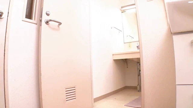 Sizzling Yali Rides Cock Backwards - Taut Ass Takes It All Rawly