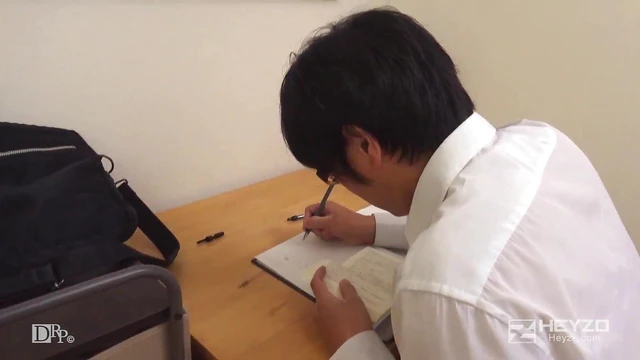 Desirable StepMom Tempts Me Irresistibly - Maki Takei Seduction Scene