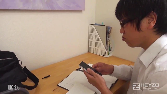 Desirable StepMom Tempts Me Irresistibly - Maki Takei Seduction Scene