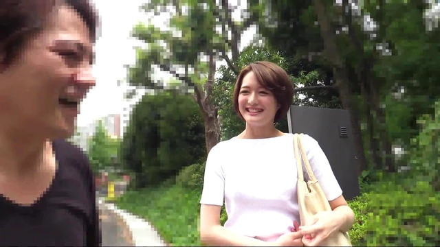 Naughty Swimsuit Girl Gets Wet and Wild Amateur Action With Mai Yoshino