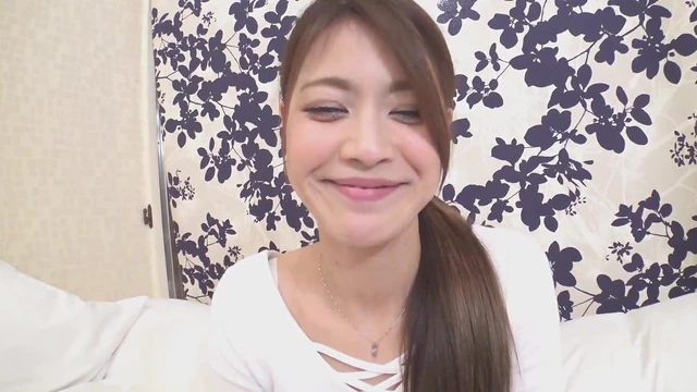 Ran Ichinose's Married Woman Gives Hand-Free Blowjob Under Special Circumstances