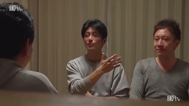 Kami Yui Ayana Seduces With Kisses Before Opening Up For Deep Penetration