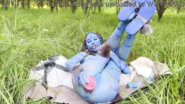 Avatar Babe With Big Ass. Hard Dildo Anal And Pussy Fuck, Squirt In Nature