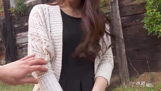 Maki Hojo's Virtual Sex Date: Passionate Encounter Beyond Limits