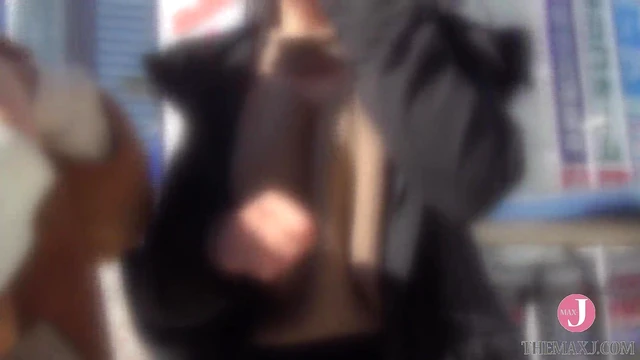 Embarrassed Amateur Lesbian Pickup: Teasing & Licking My Best Friend’s Raw Pussy For The First Time