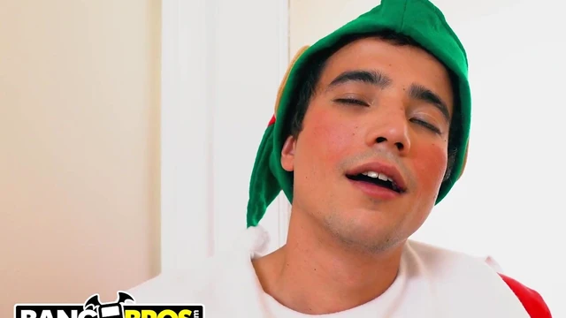 Lucky Christmas Elf Ricky Spanish Drills busty brunette Michelle James Hard