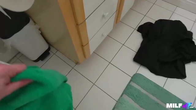 Anna Cummings Tempts Her Stepson Into Steamy Forbidden Pleasure