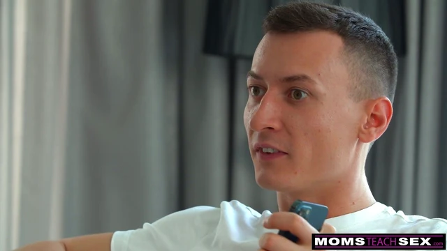 Stepmom Veronica Tempts Her Son's Girlfriend By Giving Him A Blowjob