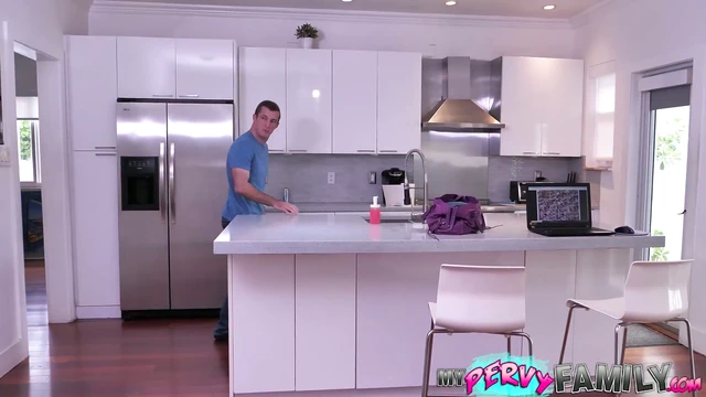 Step Aunt Teases And Satisfies In Steamy Milf Action