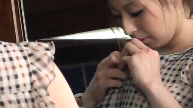 Seductive Japanese Babe Hina Akiyoshi Takes It All In Her Mouth