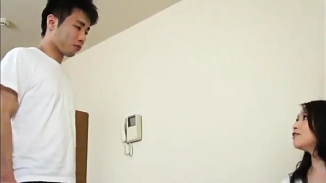 Mature Temptress Gets Help From Hubby For Mind-Blowing Orgasms