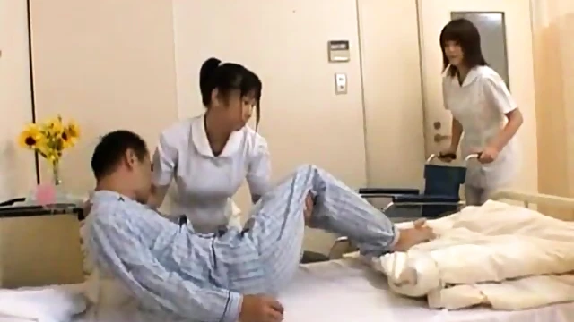 Seductive Kinky Nurse Makoto Yuuki Heals With Her Mouth Skillfully
