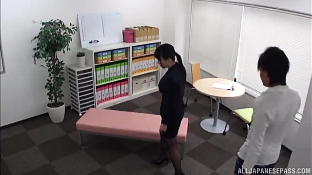 Sexy Office Babe Gets Fucked Hot While Keeping Her Skirt On Tight