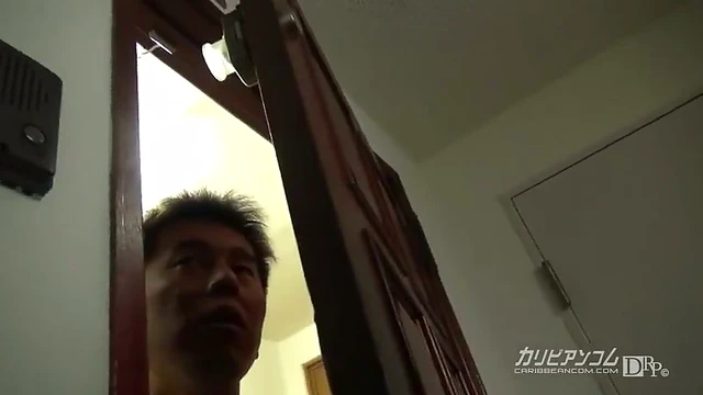 Smiling Yuma's Big Tits Action Thrills Fans At Caribbeancom Site