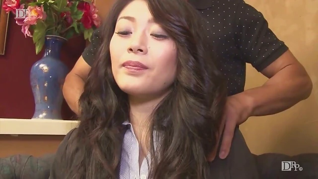 Seductive Vixen Dives Into Pussy Licking Ecstasy