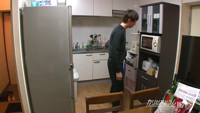 Amina Kiuchi Freely Masturbates In Her Seductive Trailer Scene