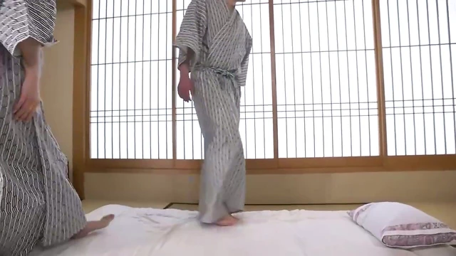 Elegant Japanese Bimbo Entices With Passionate Play At Caribbeancom Site