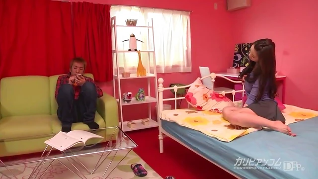 Cunning Maria Ono Teases Her Curves Before Sizzling Sex Showdown