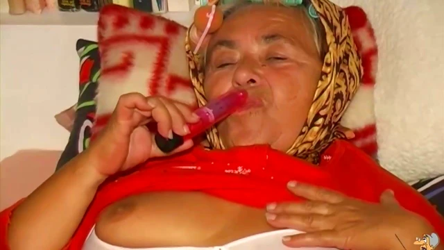 Natural Tits Babe Enjoys Passionate Hotel Room Sex Encounter